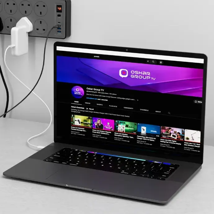 Powerology 8AC 2990W Power Strip PD 20W - Black (4).webp