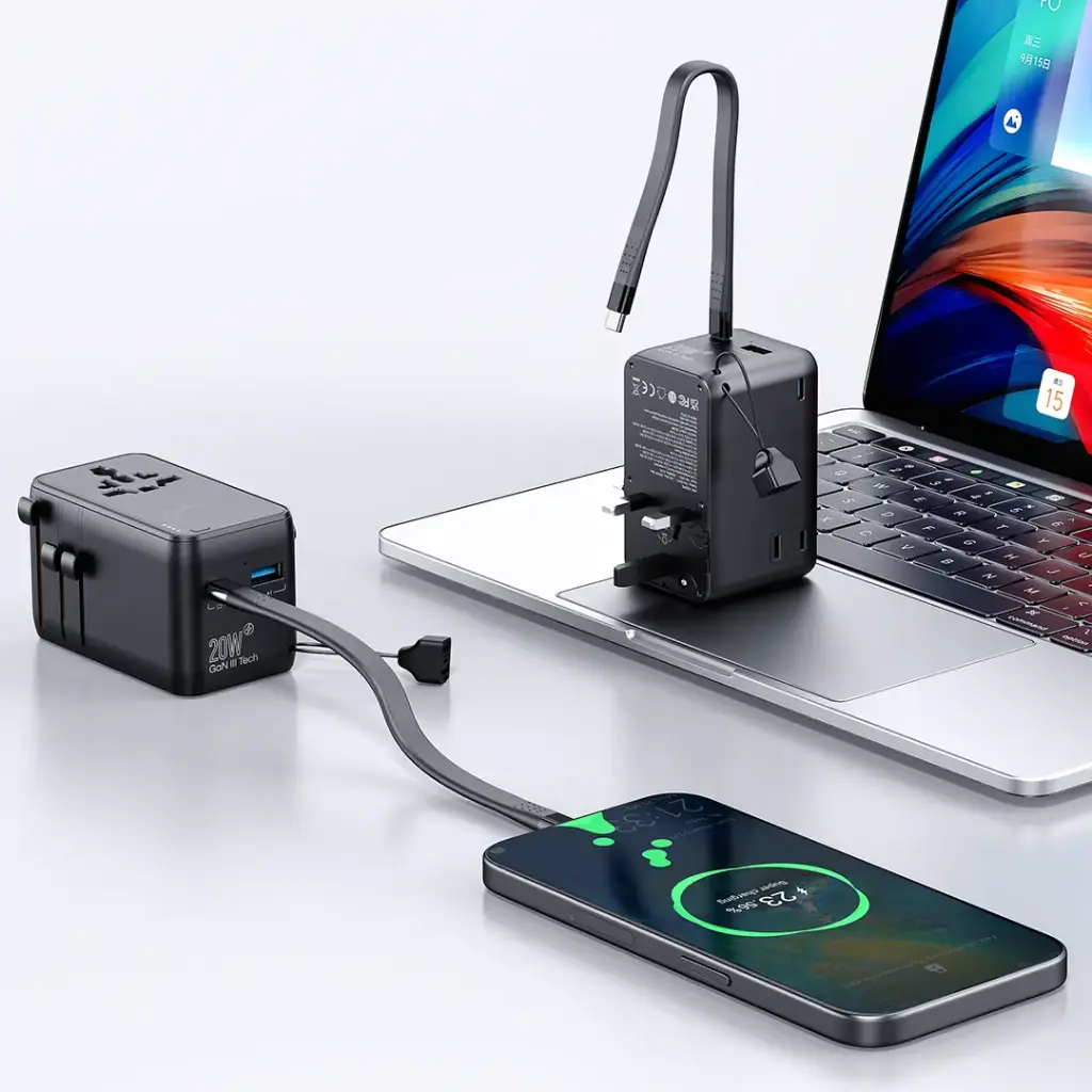 Powerology 2500W Universal Travel Adapter with 4000mAh Power Bank - Black (3).webp